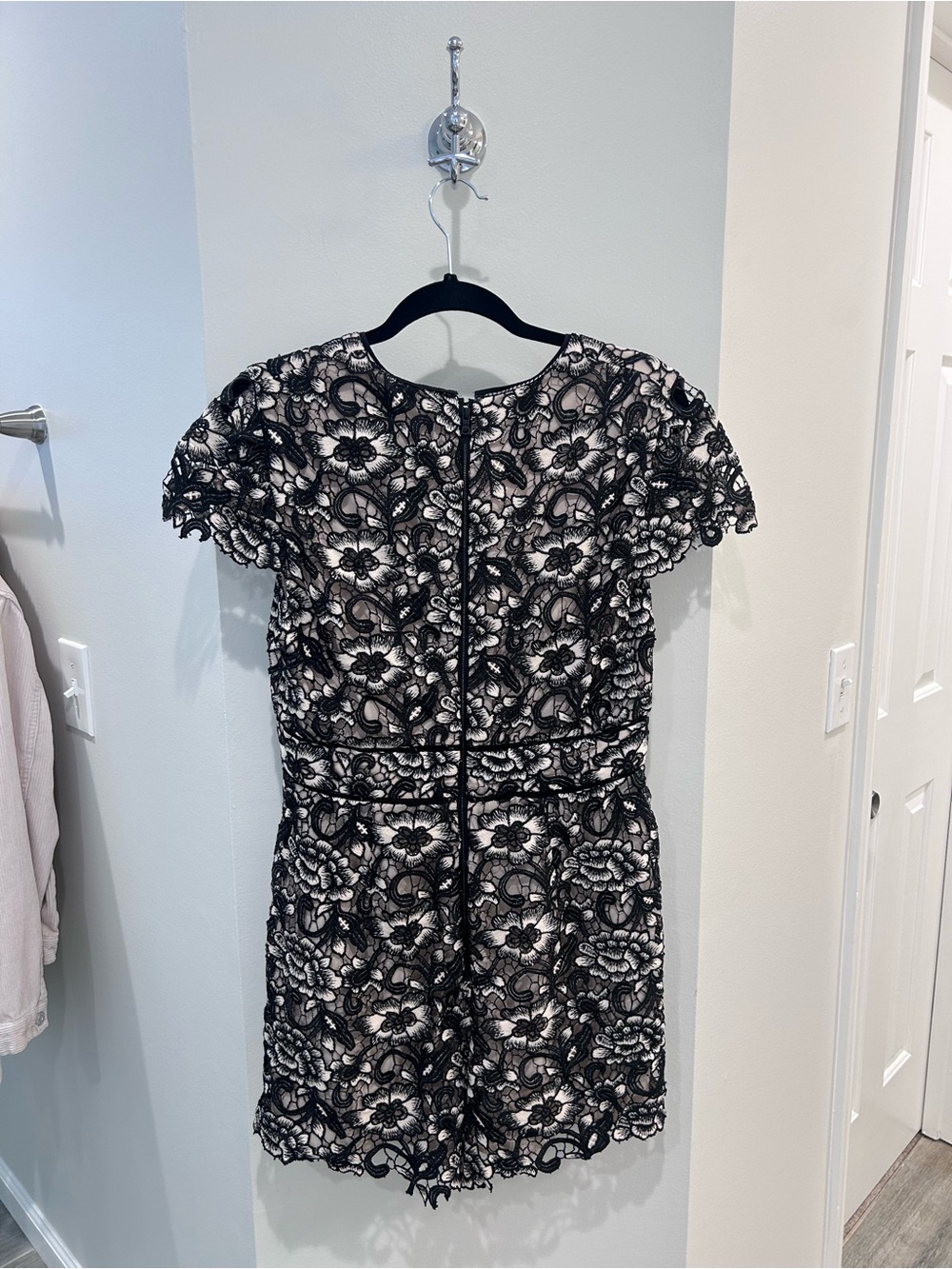Alice + Olivia Lace Romper - Picture 4 of 4